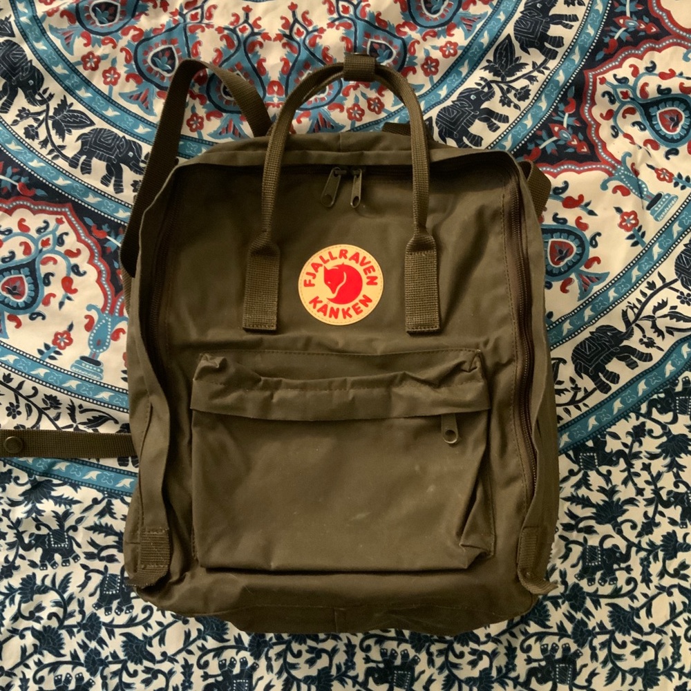 *Used* Kanken Backpack— Brown/Grey